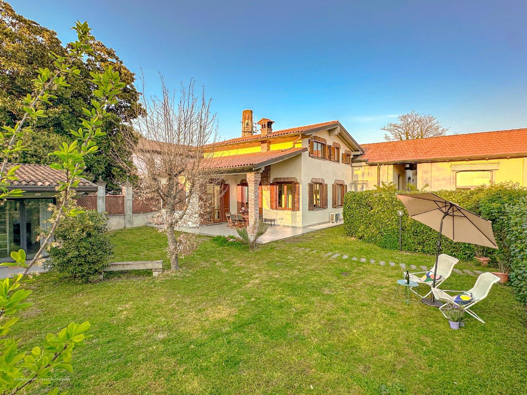 Villa Corelli - Parking And Exclusive Garden - Milan — Photos 2